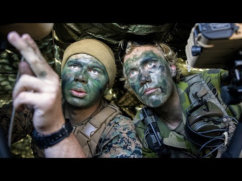 Amerikanska och svenska marinkårssoldater samövar i skärgården