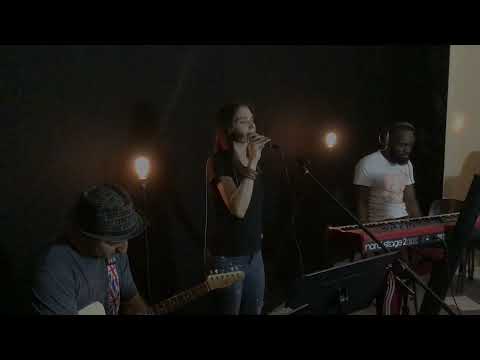 "I will come and bow down" (originally by Ron Kenoly) - Spontaneous worship feat. Talita Prinsloo