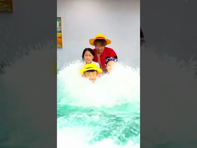 小路飞变成美女啦#路飞 #海贼王