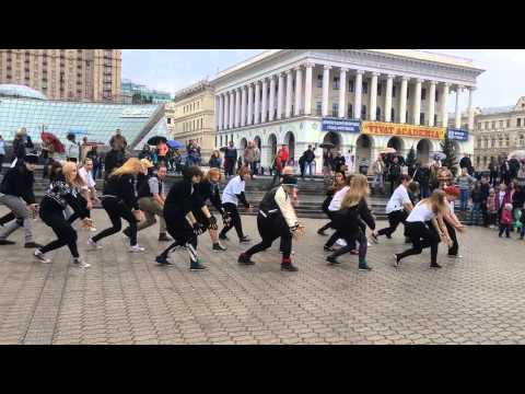 EXO k-pop Flashmob in Kiev, Ukraine 2013.09.22