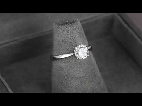 Помолвочное кольцо из белого золота с бриллиантом 0,4 карата