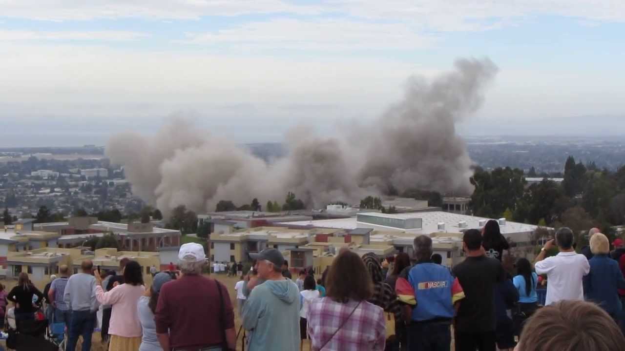 Implosion of Warren Hall at Cal State East Bay in Hayward - YouTube