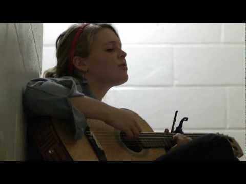 Maggie Rogers - On The Page