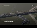 Barge hits bridge in Galveston, Texas, causing an oil spill  - 01:01 min - News - Video