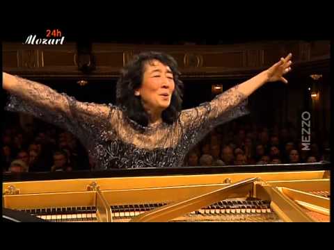 Mozart: Concerto for piano and Orchestra (d-minor) K.466, Uchida