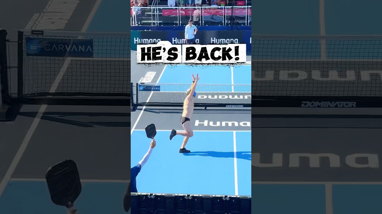 The pickleball streaker is back!