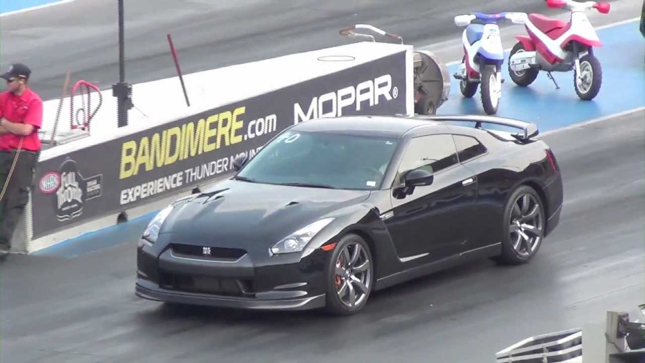 Nissan gtr drag race video #8