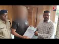 Jharkhand Dumka Case: पीड़िता को 10 लाख रुपए का मुआवजा, चेक लेने के बाद पति ने क्या कहा ? | Aaj Tak - 02:19 min - News - Video
