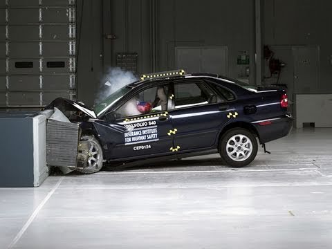 Video Crash Test Volvo S40 - 2004