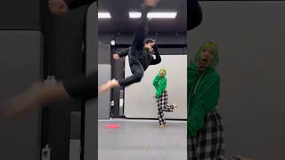 Green vs. black vs. white #ello