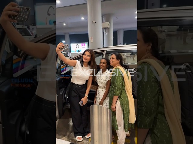 ఎయిర్ పోర్ట్ లో ఫ్యాన్స్ తో సెల్ఫీలు దిగిన నిధి అగర్వాల్ 😍| Fan Moment With #NidhhiAgerwal | #Shorts