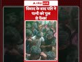 Viral Video: विवाद के बाद पति ने पत्नी को पुल से फेंका | ABP NEWS SHORTS - 01:01 min - News - Video