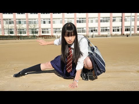 小松菜奈が全力疾走! 映画「恋は雨上がりのように」主題歌「フロントメモリー」MVが公開