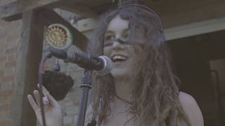 Meet You In The Sun- Amy Montgomery (Live at The Analogue Garden)