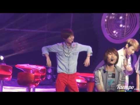 l2O4l5 Taemin checking to see if the floor is dirty fancam @!nGa