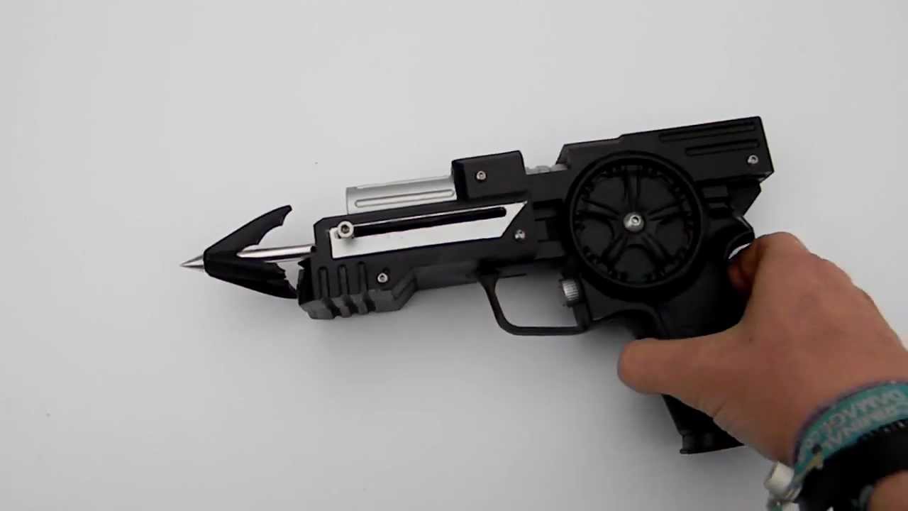 Batman LIVE! retractable grappling gun - YouTube