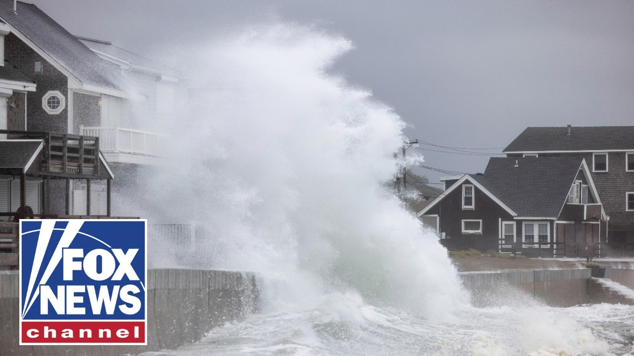 Nor'easter BATTERS East Coast with flooding, travel chaos