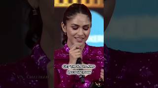 Mrunal thakur👑 cuttest speech in award show  || #mrunalthakur #ytshorts #reels