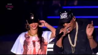 Rihanna Ft. Jay Z Run This Town, Talk That Talk And Umbrella Live At Hackney