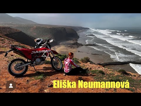 Eliška Neumannová - PRŮVODCE - Cestování na motorce je HOLKOFF