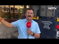 Viral Video में BJP पर Gold Biscuit बांटने का आरोप, BJP के प्रचार साहित्य में नही मिला सोना | Mumbai  - 02:39 min - News - Video