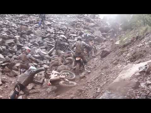 RED BULL HARE SCRAMBLE 2013 30 AND  RIDERS CRASH 