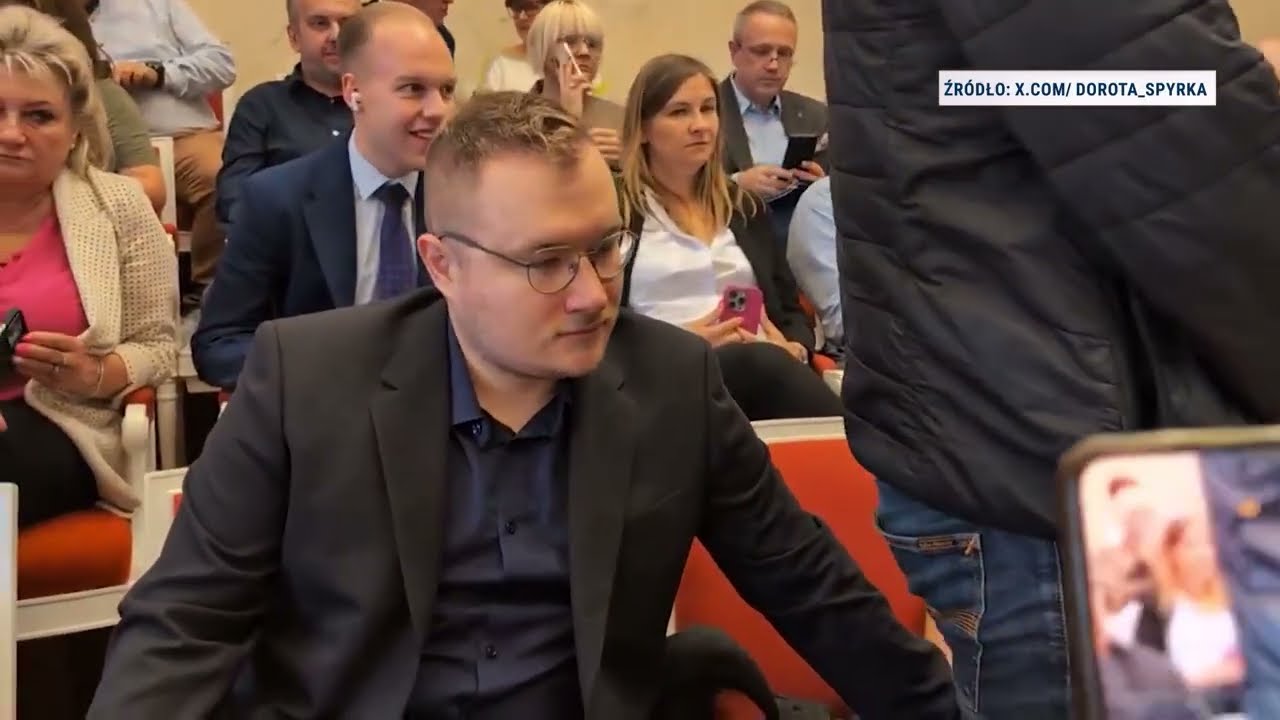 Okrojona prohibicja w stolicy. Trzaskowski w końcu pojawił się na radzie