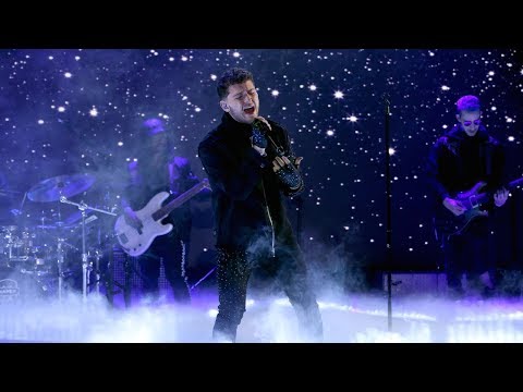 Bazzi Performs 'Mine'