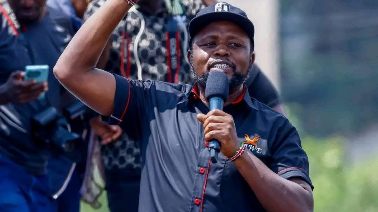 ''SISI WALUHYA HATUKUANGI WAOGA. HATUTAKI MTU ATOKE NJE AKUJE ATUPANGIE SISI,'' GOVERNOR NATEMBEYA