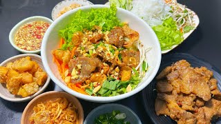 BÚN THỊT XÀO - Cách ướp thịt xào mềm, thơm ngon khó cưỡng đơn giản tại nhà - MÓN NGON NTB