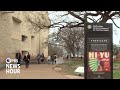 Citizen historians document Smithsonian exhibits under White House scrutiny