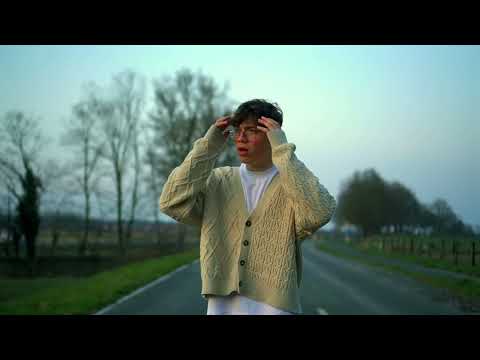 STREIT - MAKKO // INTERPRETATION BLOMMA MEDIA