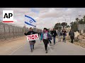 Decenas de israelíes protestan la ayuda humanitaria a Gaza