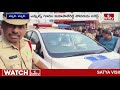 LIVE : పటాన్ చెరు పీఎస్ ముందు ఉద్రిక్తత | Tension At Patancheru Police Station |Mahipal Reddy | hmtv  - 00:00 min - News - Video