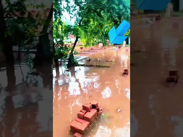 কবরের ভিতর শুধু পানি আর পানি।