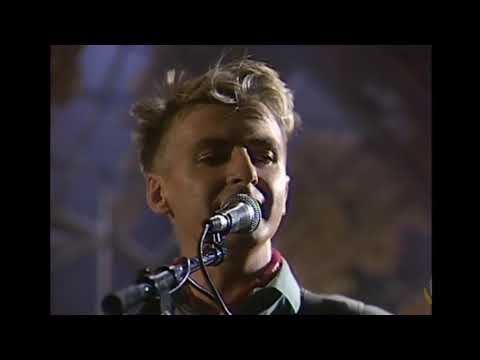 Don't Dream It's Over - Crowded House [ Live ! 1987 ]