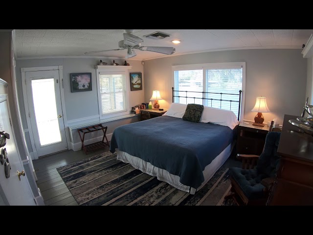 Tahiti Style 5 STAR OVER-WATER BUNGALOW + Lake House Blue +