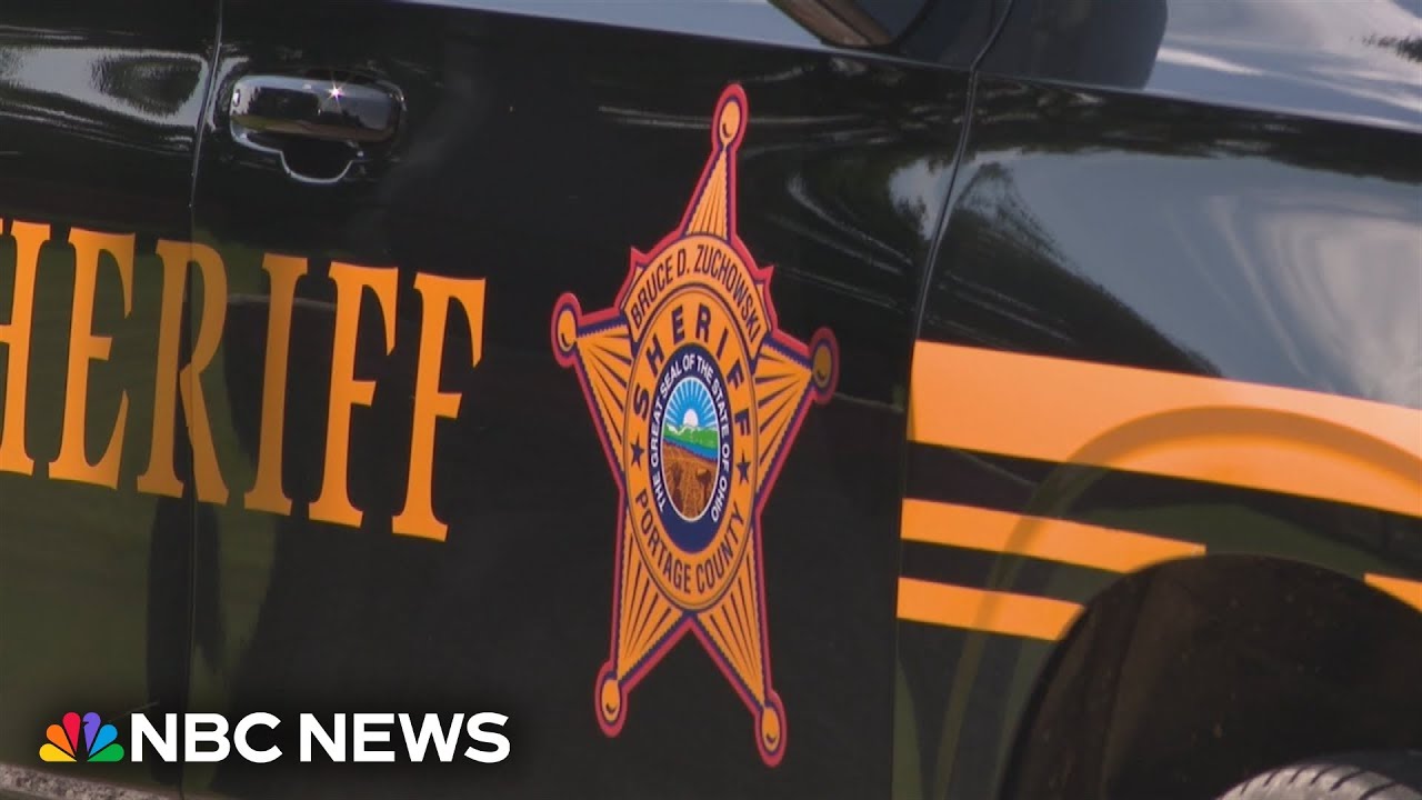 Ohio sheriff urges residents to track addresses displaying Harris yard signs