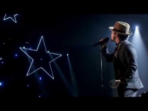 Bruno Mars Young Girls (The Victorias Secret Fashion Show 2012)