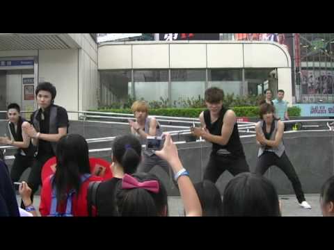 SUPER JUNIOR-BONAMANA+SORRY SORRY(Closer Ver.) 100620 in 西門町SJ4輯宣傳 by Flight!
