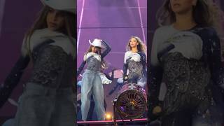 Beyonce and blue killing it in new mach outfit london day5✨🐝#beyonce #cowboycartertour