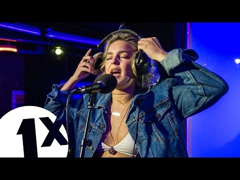 Anne Marie covers Alicia Keys and Kent Jones (1Xtra Live Lounge)