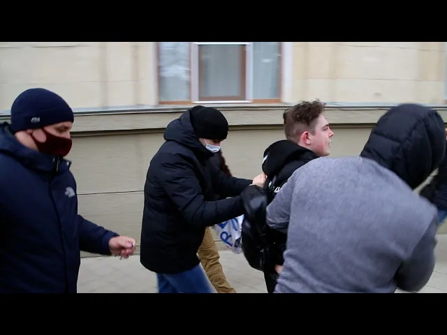 Протесты в Краснодаре: активистов задерживали люди в штатском