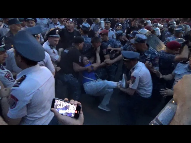 50 человек пострадали в ходе протестов в Ереване