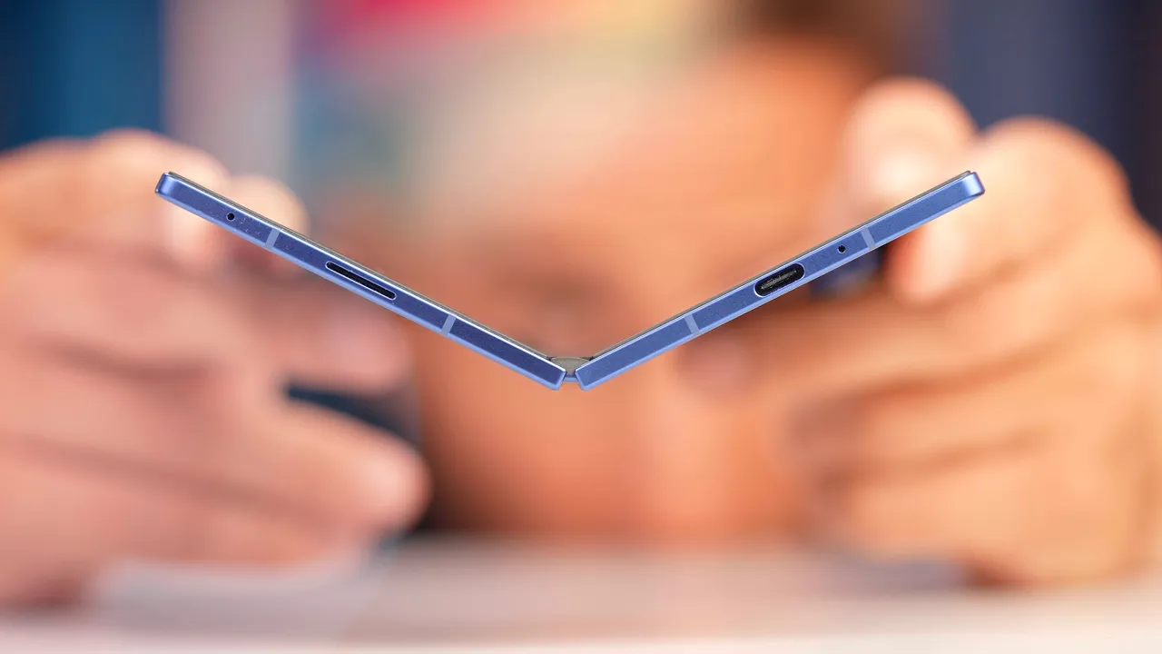 Vidéo-Test de Samsung Galaxy Z Fold 7 par TheiCollection