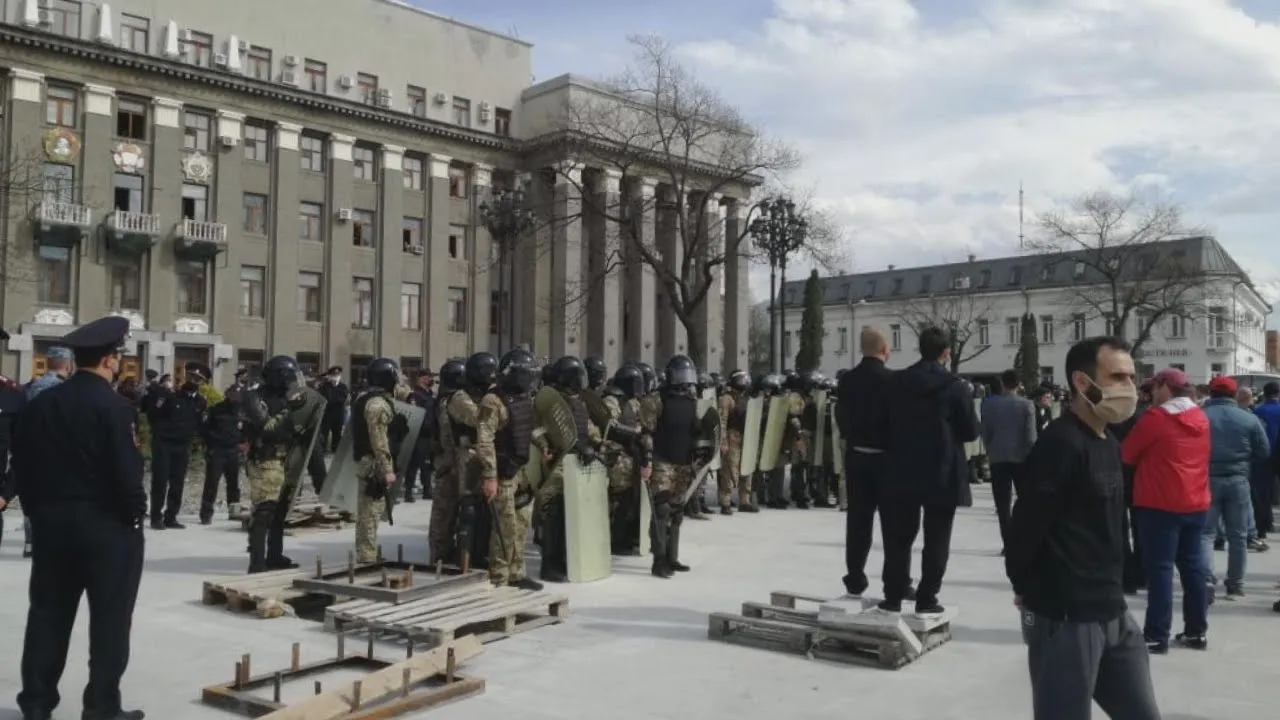 Владикавказ: силовики разогнали недовольных карантином