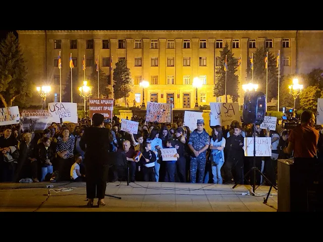 Степанакерт: митингующие выдвинули ультиматум президенту