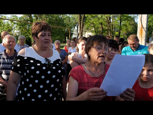 Жители ростовского поселка просят не забирать школу под нужды церкви